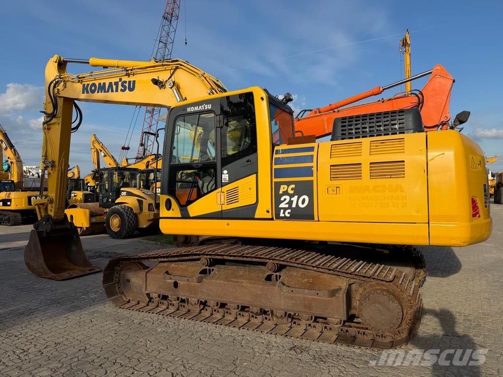 Komatsu PC 210-11 . Excavatoare pe șenile