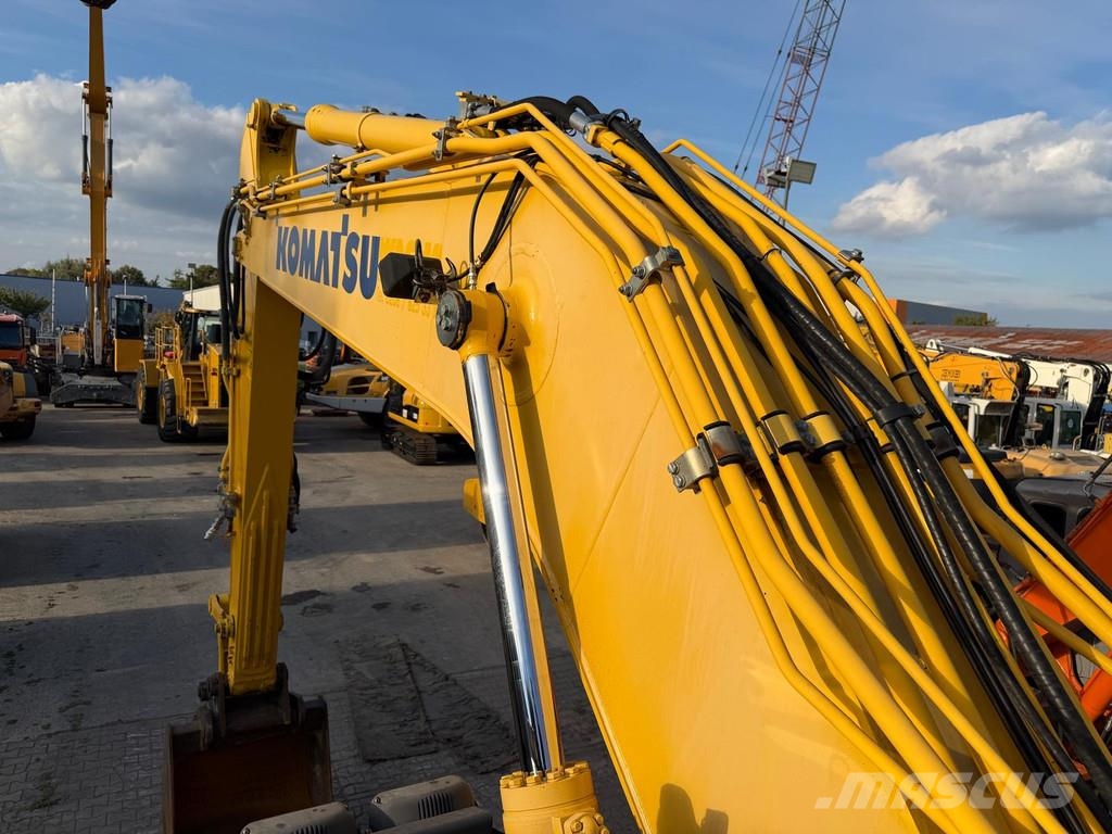 Komatsu PC 210-11 . Excavatoare pe șenile