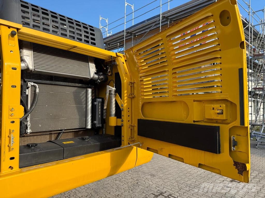 Komatsu PC 210-11 . Excavatoare pe șenile