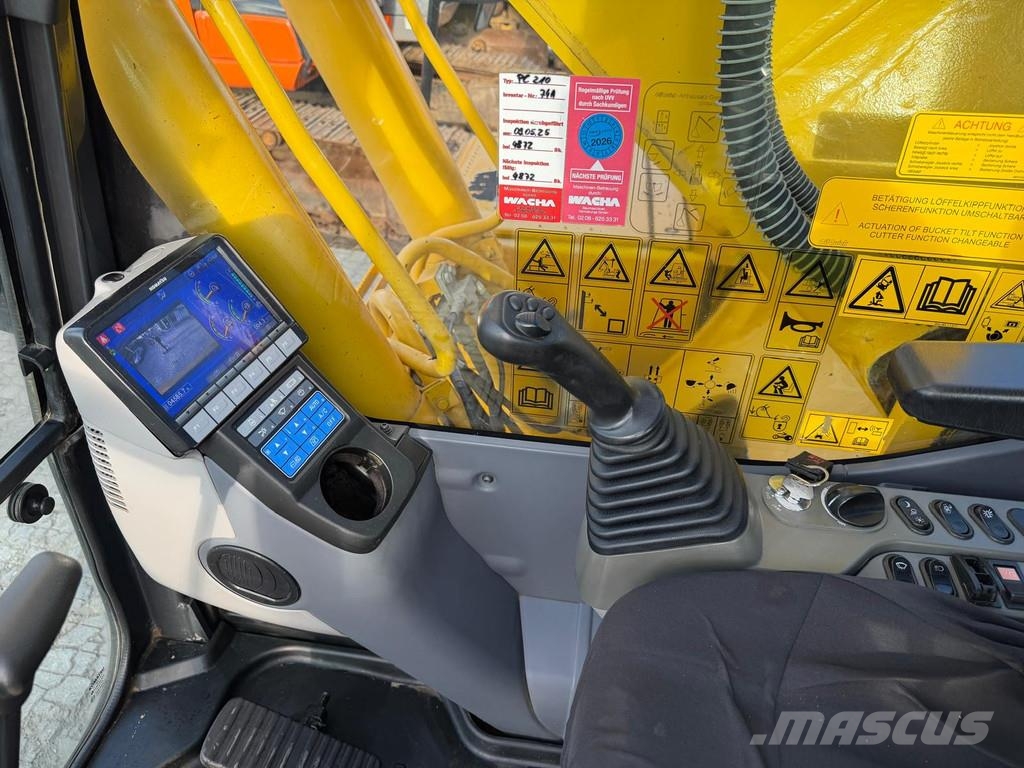 Komatsu PC 210-11 . Excavatoare pe șenile