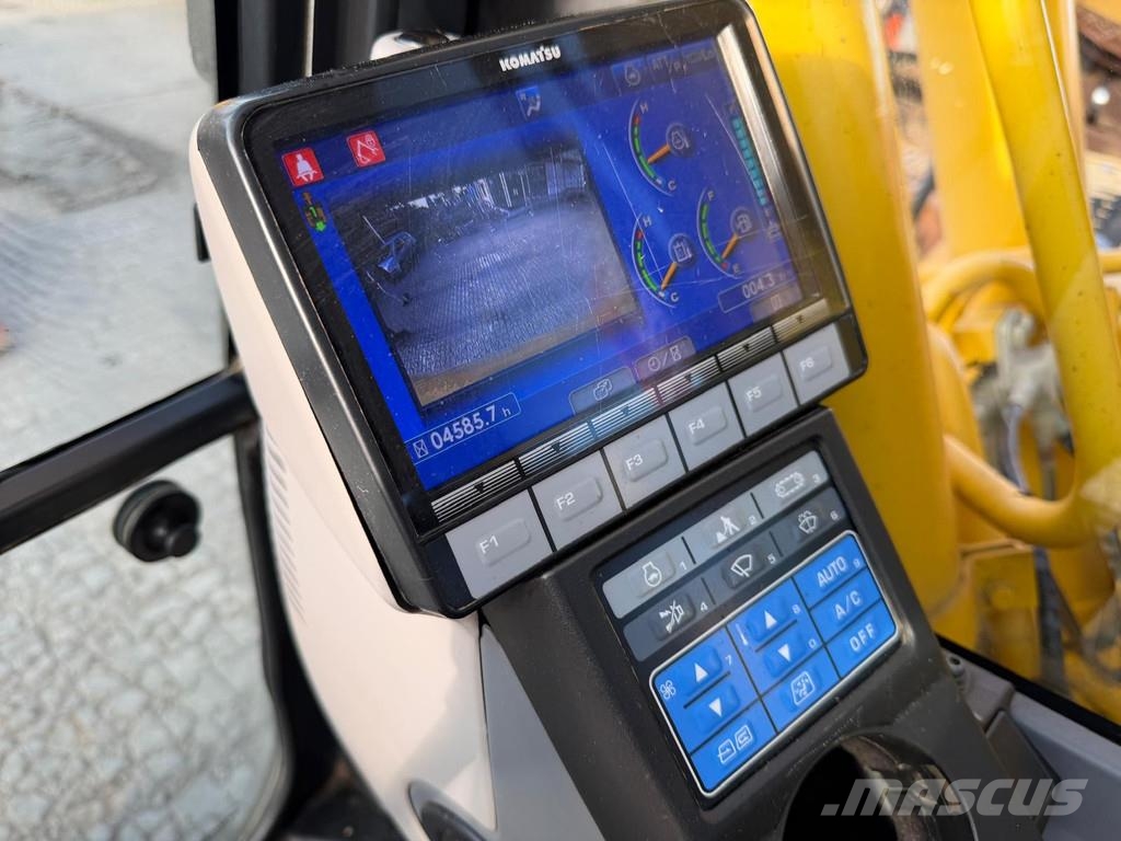 Komatsu PC 210-11 . Excavatoare pe șenile