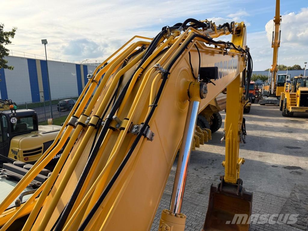 Komatsu PC 210-11 . Excavatoare pe șenile