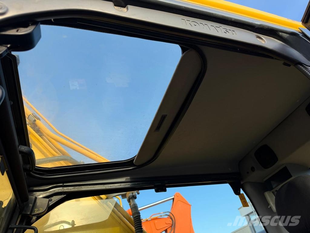 Komatsu PC 210-11 . Excavatoare pe șenile