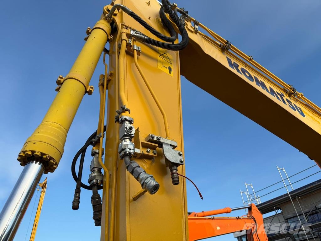 Komatsu PC 210-11 . Excavatoare pe șenile