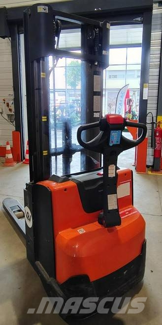 Toyota SWE 120 L Transpallet uomo a terra