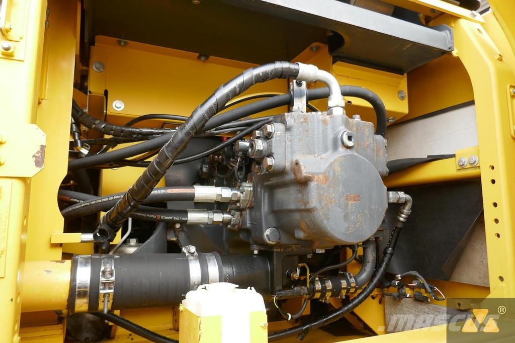 Komatsu PC490LC-11 Εκσκαφείς με ερπύστριες