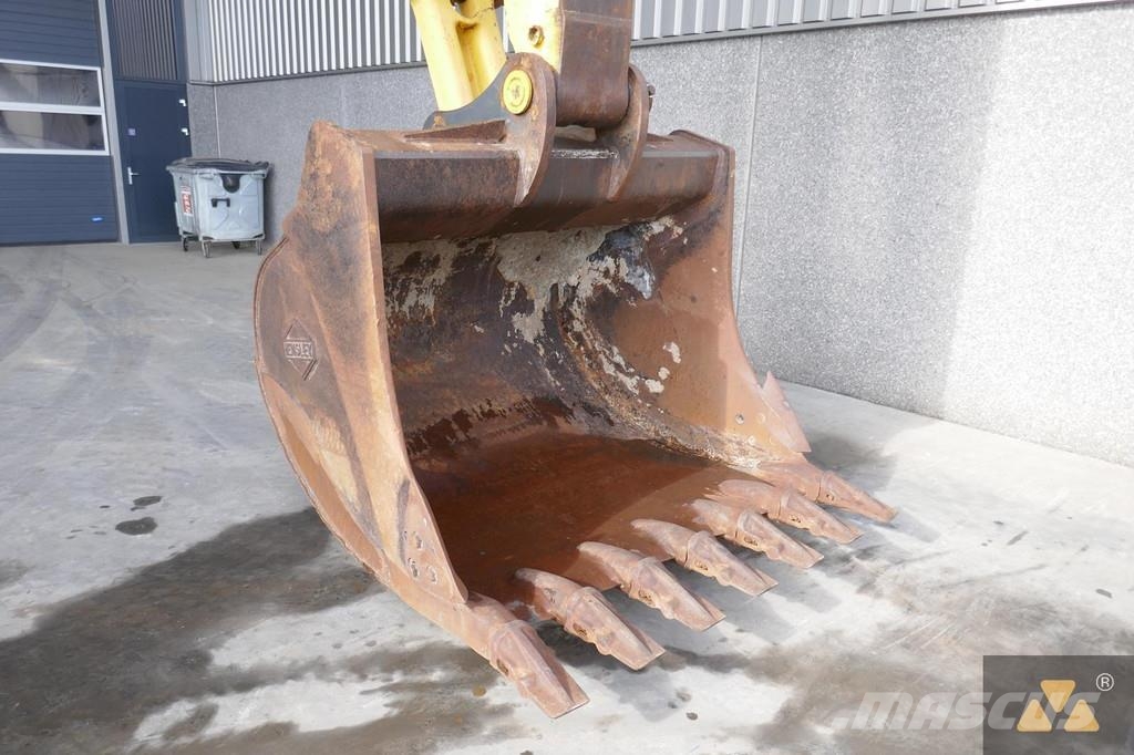 Komatsu PC490LC-11 Εκσκαφείς με ερπύστριες