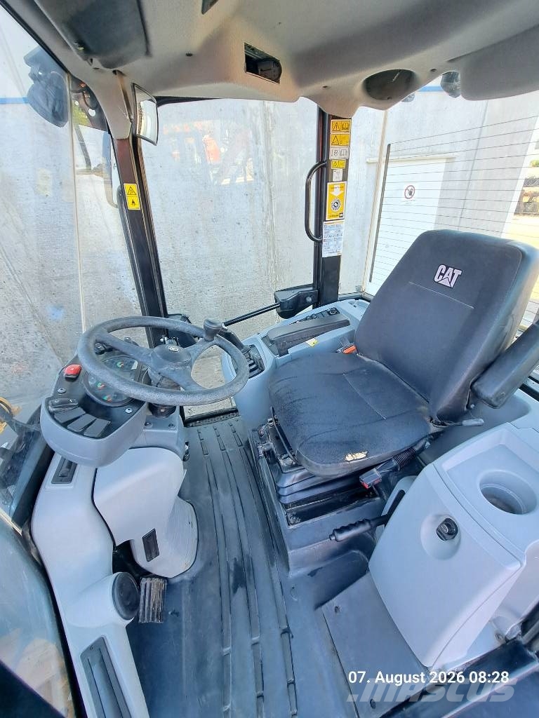 CAT 907 M | PG + LS Pyöräkuormaajat