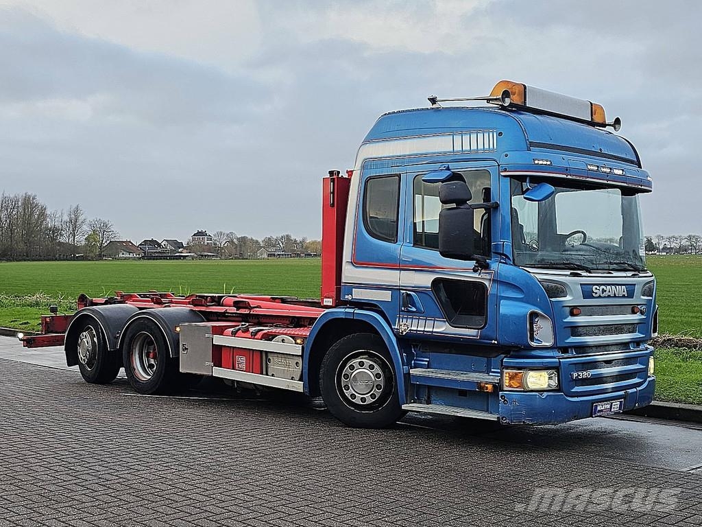 Scania P320 LOW ENTRY 6X2*4 HIAB 吊鉤式起重車