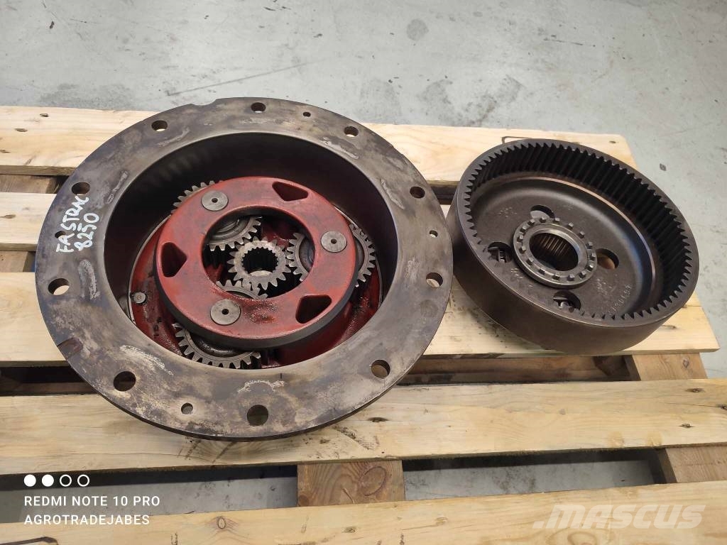 JCB Fastrac 8250 (8130691) portal axle Transmission