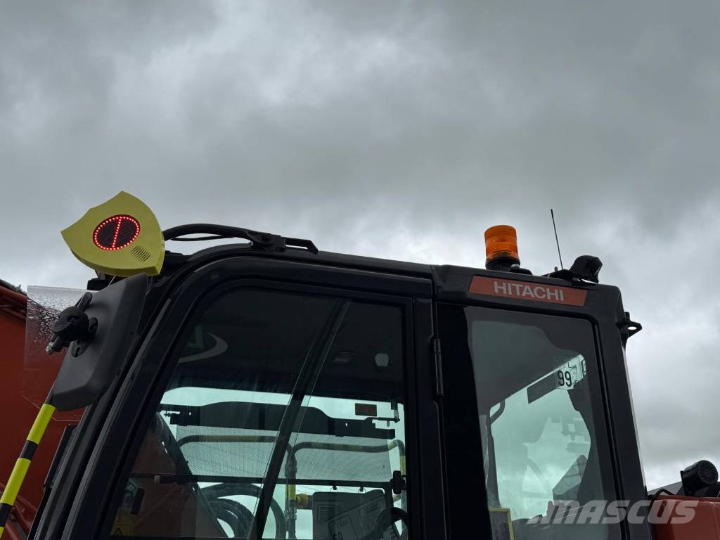 Hitachi ZX 135 US-7 Excavatoare pe șenile