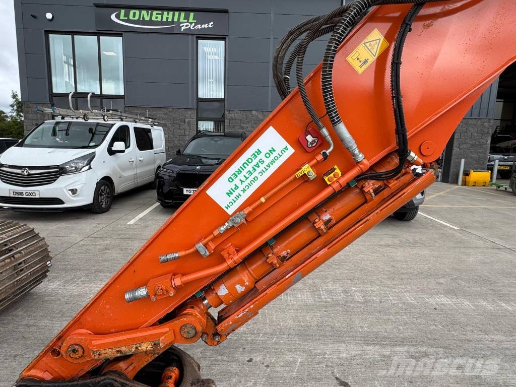 Hitachi ZX 135 US-7 Excavatoare pe șenile