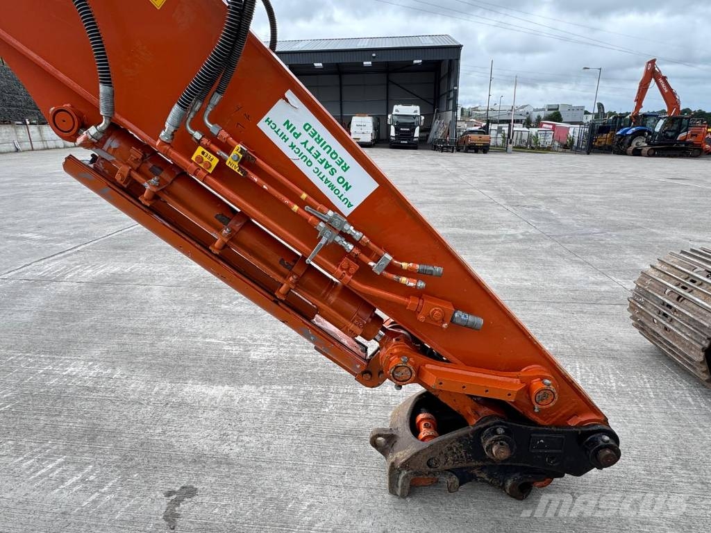 Hitachi ZX 135 US-7 Excavatoare pe șenile