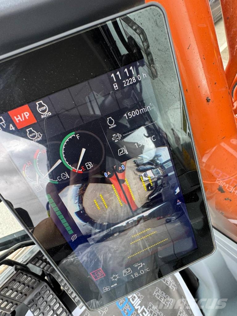 Hitachi ZX 135 US-7 Excavatoare pe șenile