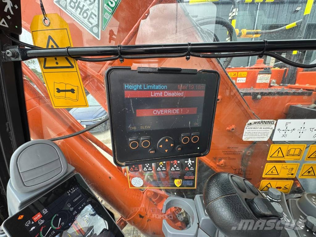 Hitachi ZX 135 US-7 Excavatoare pe șenile