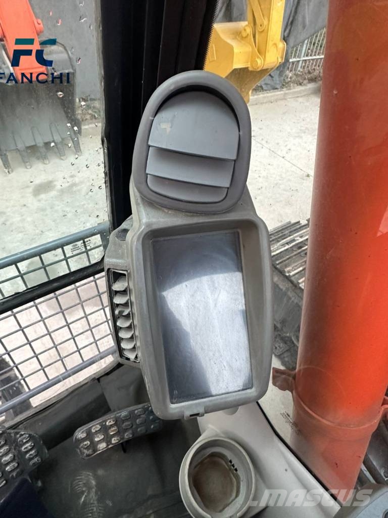Hitachi ZX 130 履带挖掘机