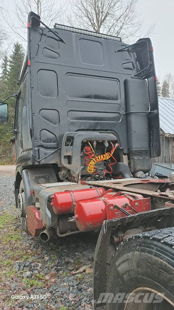 Sisu E11 Camiones tractor