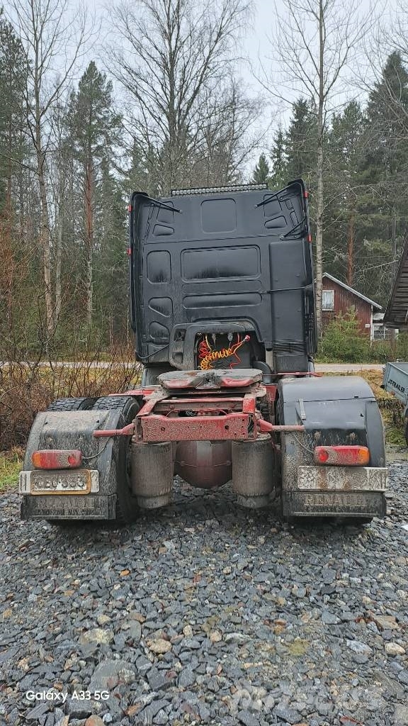 Sisu E11 Camiones tractor