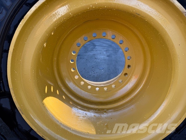 CAT 966 X NEW COMPLET 2 PCS 26.5R25 MICHELIN Gume, točkovi i felne