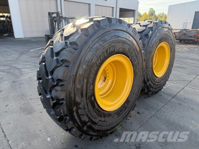 CAT 966 X NEW COMPLET 2 PCS 26.5R25 MICHELIN Gume, točkovi i felne