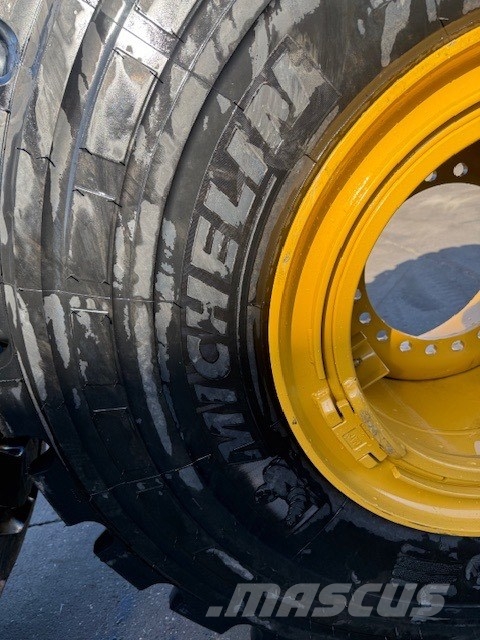 CAT 966 X NEW COMPLET 2 PCS 26.5R25 MICHELIN Gume, točkovi i felne