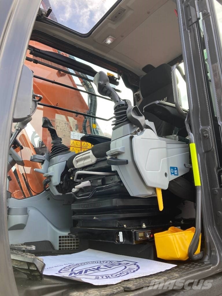 Hitachi ZX 225 US LC 履带挖掘机