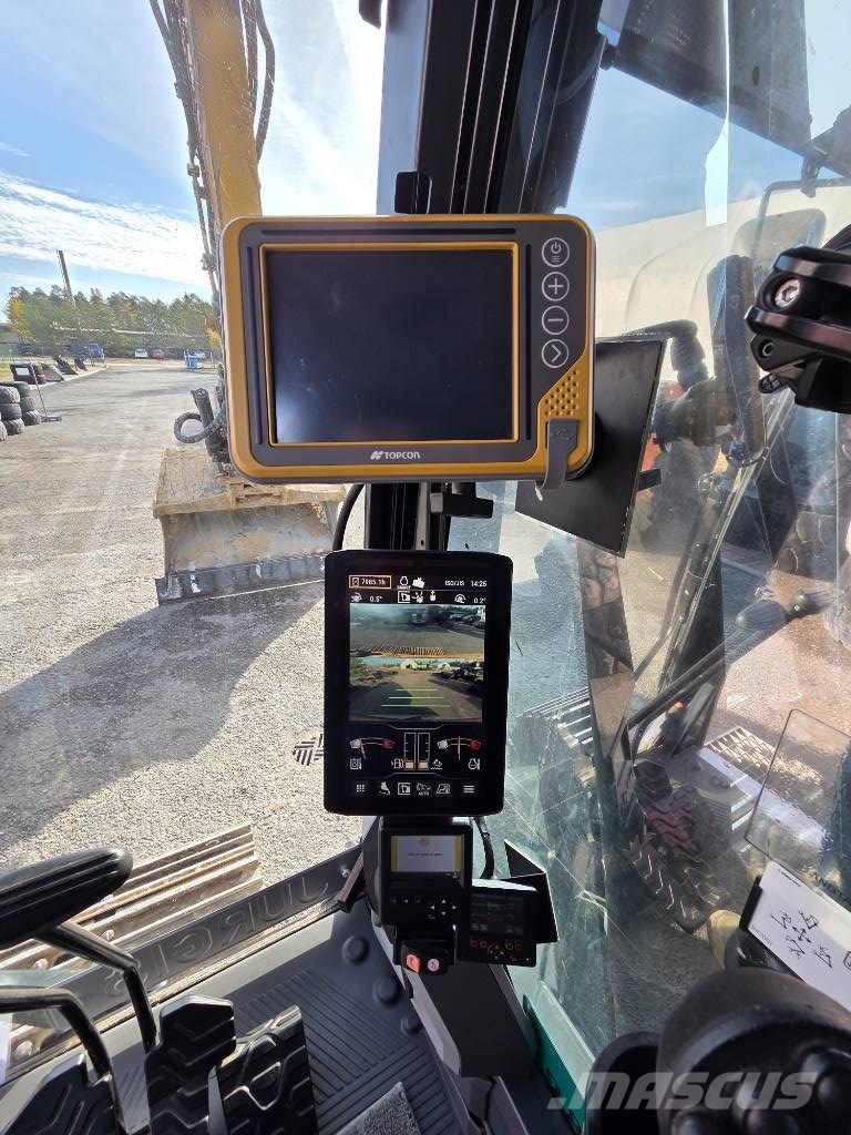 CAT 323 Kāpurķēžu ekskavatori