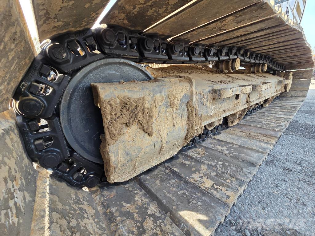CAT 323 Kāpurķēžu ekskavatori