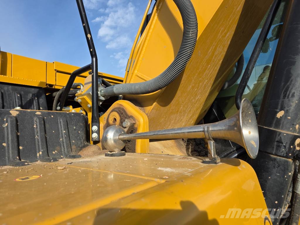CAT 323 Kāpurķēžu ekskavatori