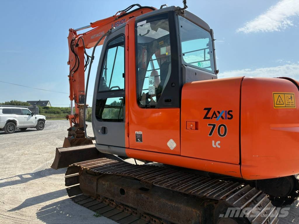 Hitachi ZX70-1 حفارات وسط 7 طن - 12 طن