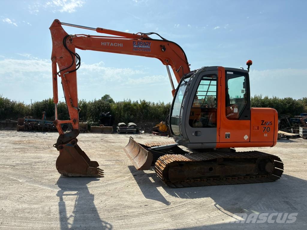 Hitachi ZX70-1 حفارات وسط 7 طن - 12 طن