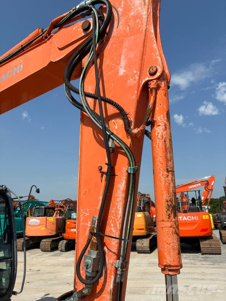 Hitachi ZX70-1 حفارات وسط 7 طن - 12 طن