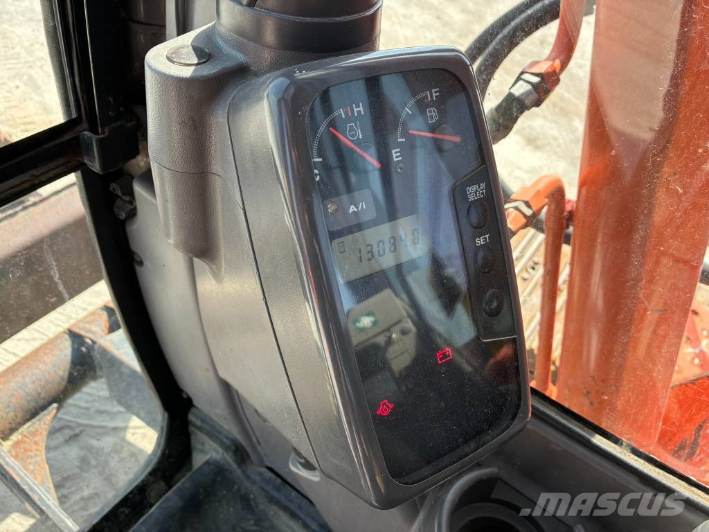 Hitachi ZX70-1 حفارات وسط 7 طن - 12 طن