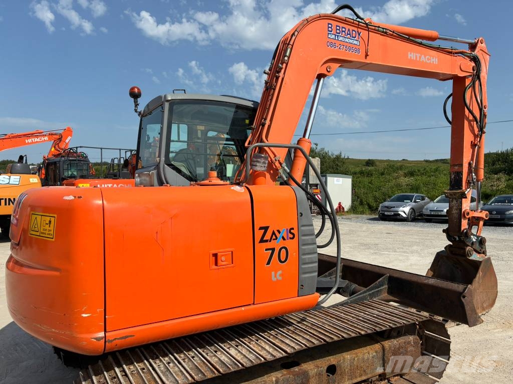 Hitachi ZX70-1 حفارات وسط 7 طن - 12 طن