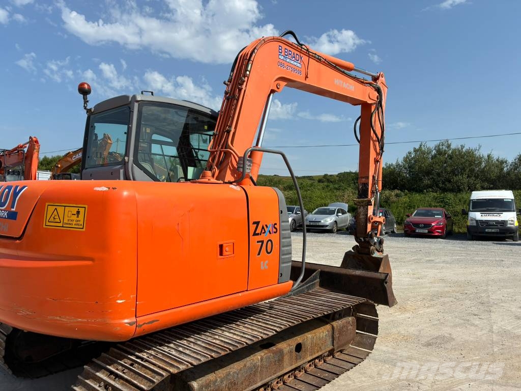 Hitachi ZX70-1 حفارات وسط 7 طن - 12 طن