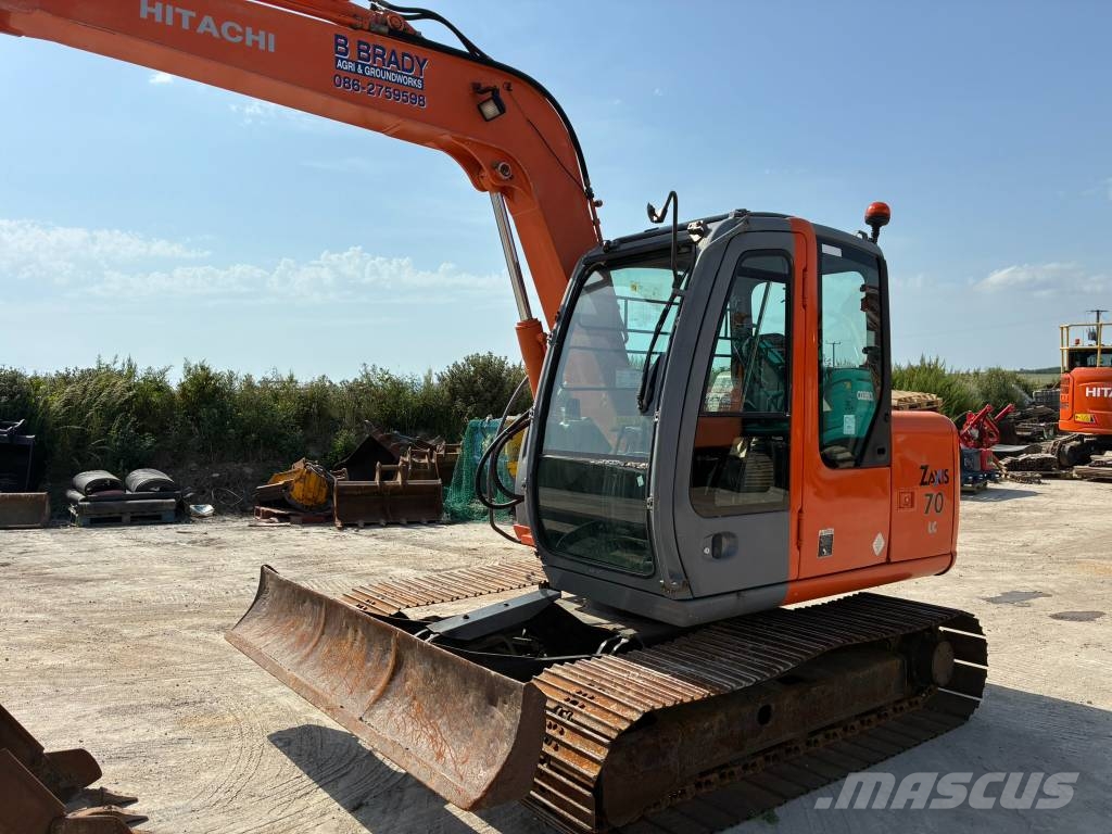 Hitachi ZX70-1 حفارات وسط 7 طن - 12 طن