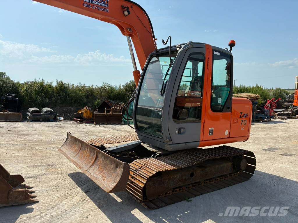 Hitachi ZX70-1 حفارات وسط 7 طن - 12 طن