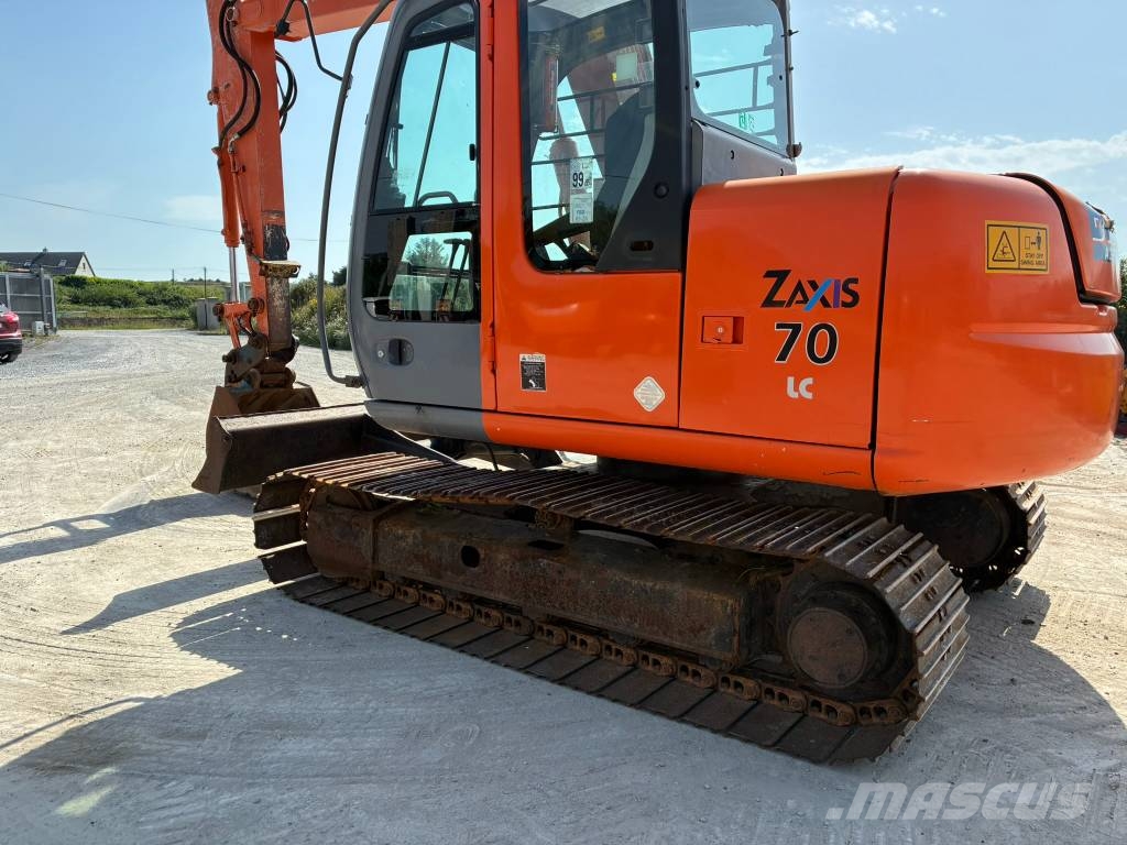 Hitachi ZX70-1 حفارات وسط 7 طن - 12 طن