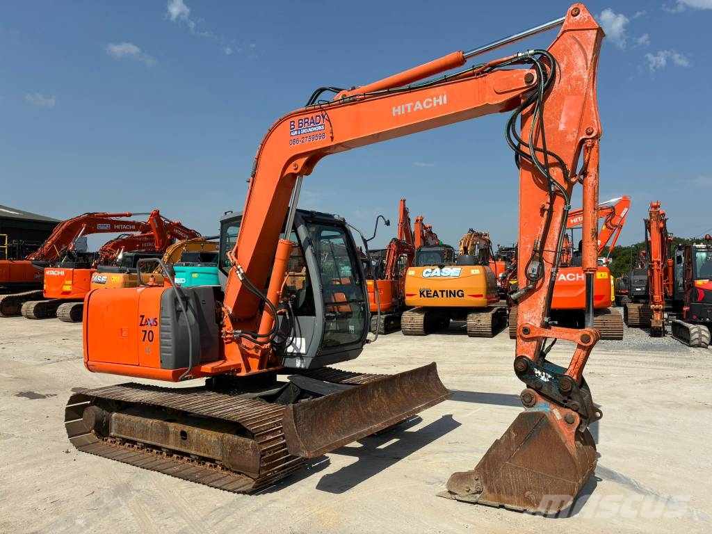 Hitachi ZX70-1 حفارات وسط 7 طن - 12 طن