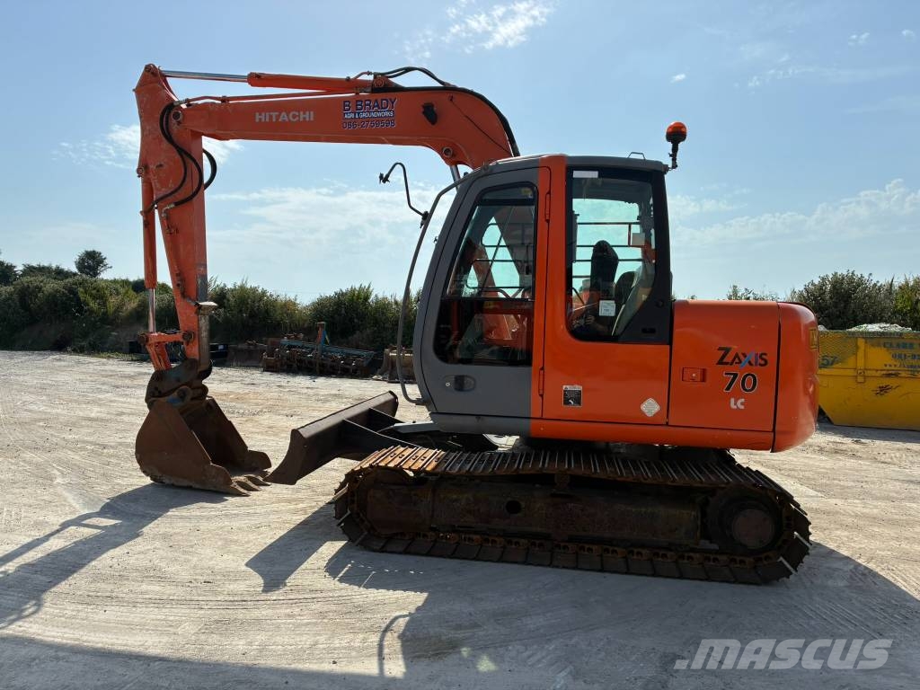 Hitachi ZX70-1 حفارات وسط 7 طن - 12 طن