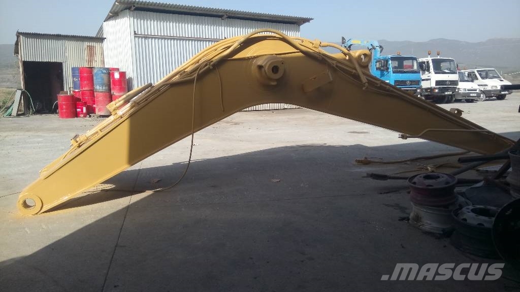 CAT 245 Μπούμες και κουτάλες
