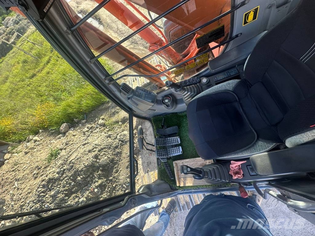 Hitachi ZX 250 حفارات زحافة