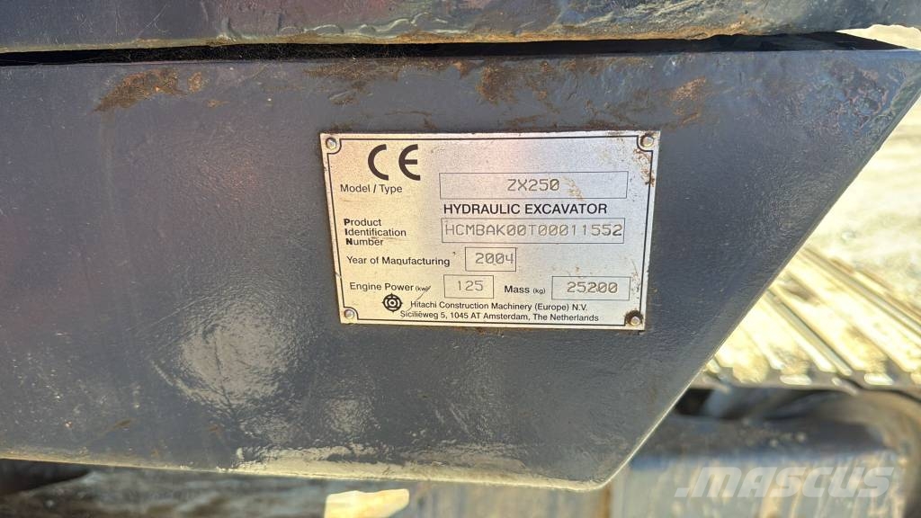 Hitachi ZX 250 حفارات زحافة