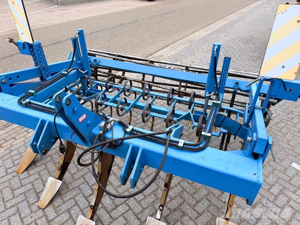 BM W5P Zaaibedcombinatie 3 Meter ماكينات وملحقات زراعة أخرى