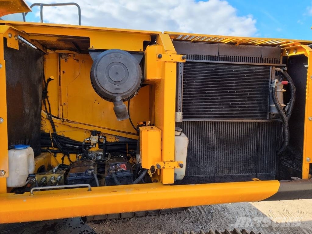 JCB JS 200 LC Rupsgraafmachines