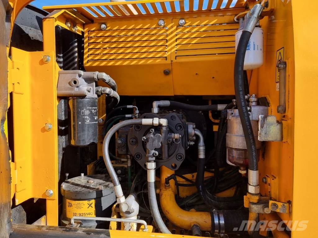 JCB JS 200 LC Rupsgraafmachines