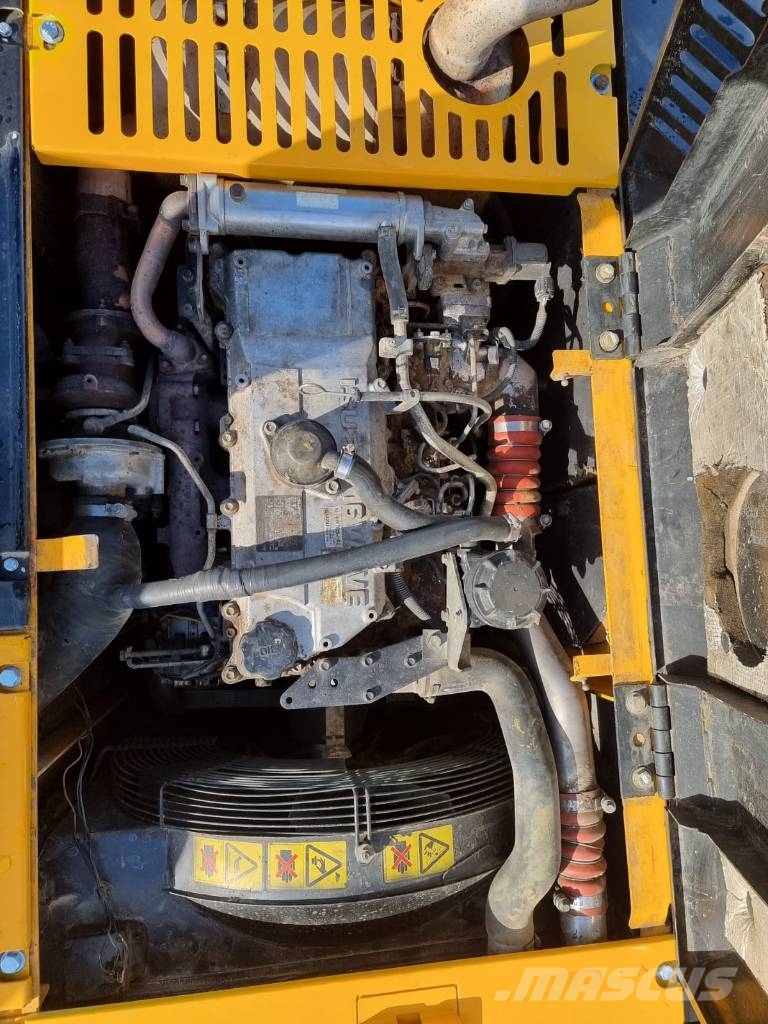 JCB JS 200 LC Rupsgraafmachines