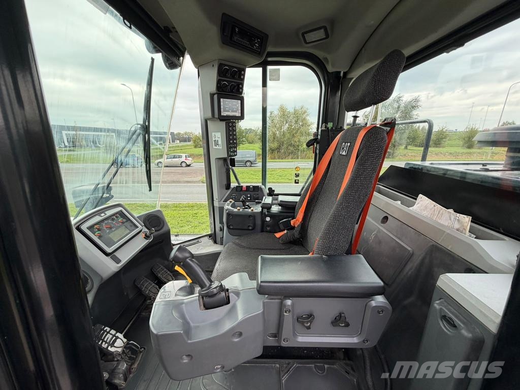 CAT 950M Wheel loaders