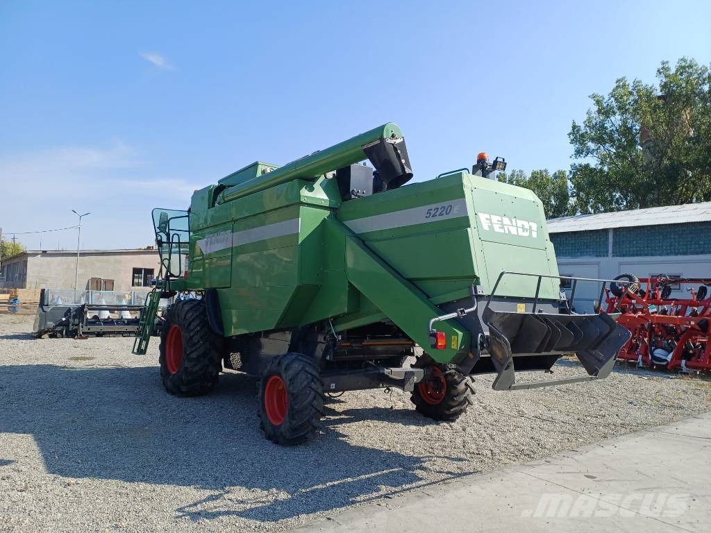 Fendt 5220 E حصادات