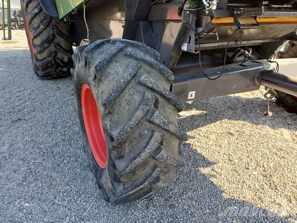Fendt 5220 E حصادات